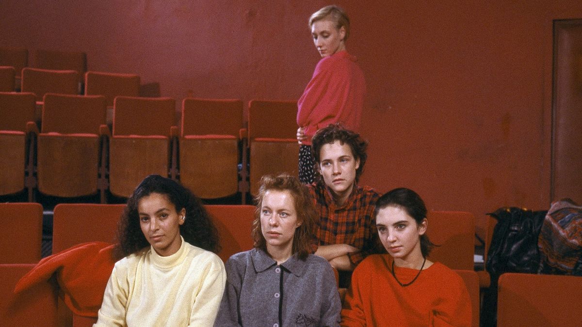 ‎Gang of Four (1989) directed by Jacques Rivette • Reviews, film + cast